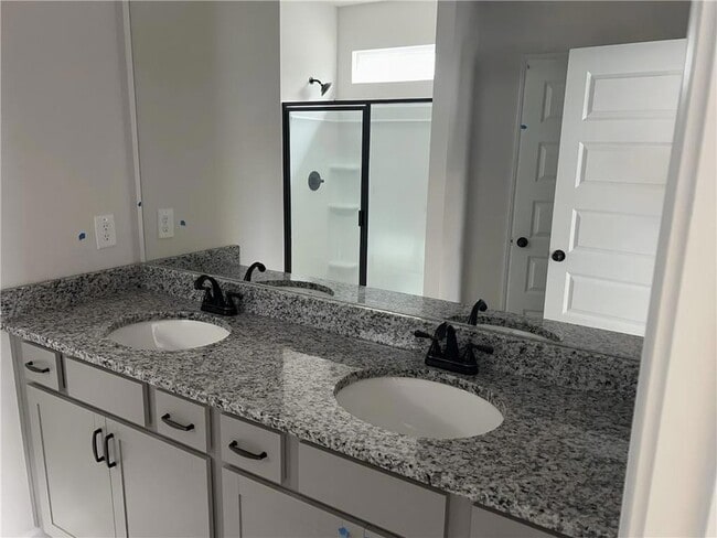 Photo - 423 Perth Dr