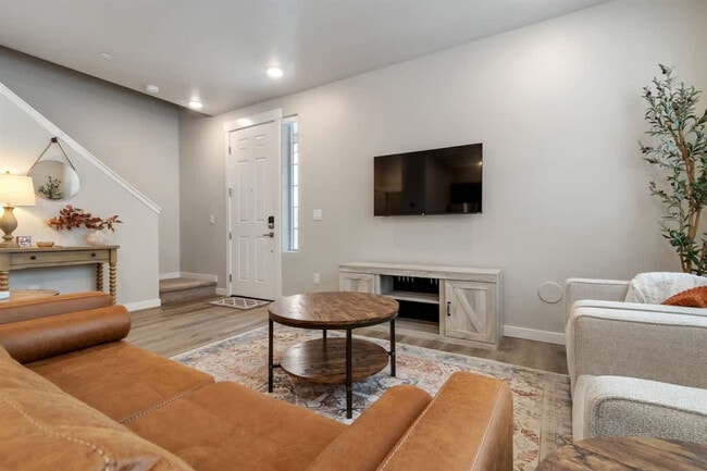 Building Photo - 17065 N Hounslow Wy Unit ID1250666P