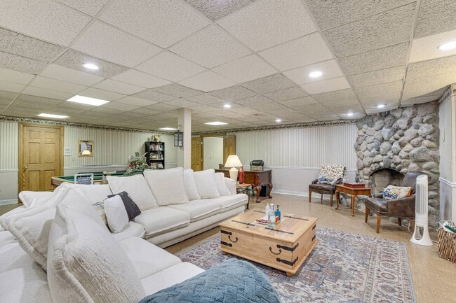 Building Photo - 7 Creekside Ln Unit ID1366766P