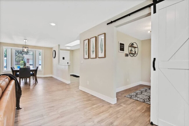 Building Photo - 1215 E Cerramar Ct Unit ID1250654P