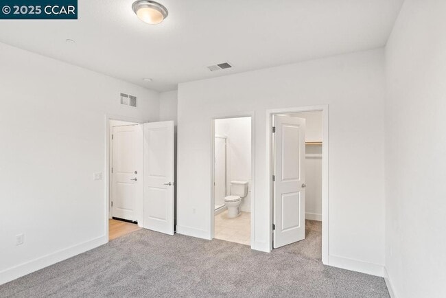 Photo - 725 Delve Ct