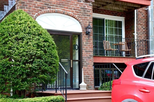 Photo - 10 Williamsburg Ct Unit 3