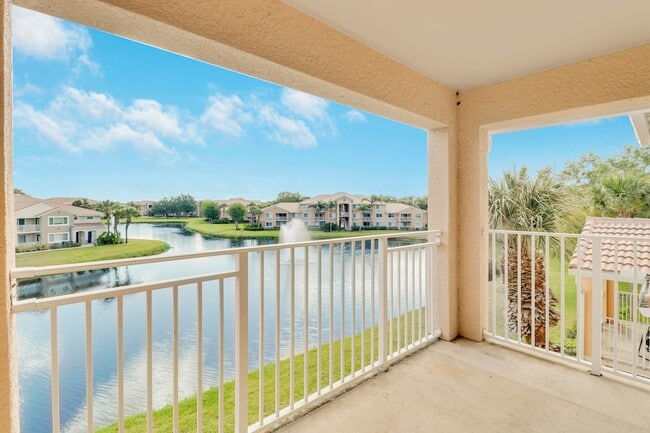 Photo - 141 SW Palm Dr Unit 306