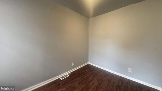 Photo - 1235 W Hazzard St