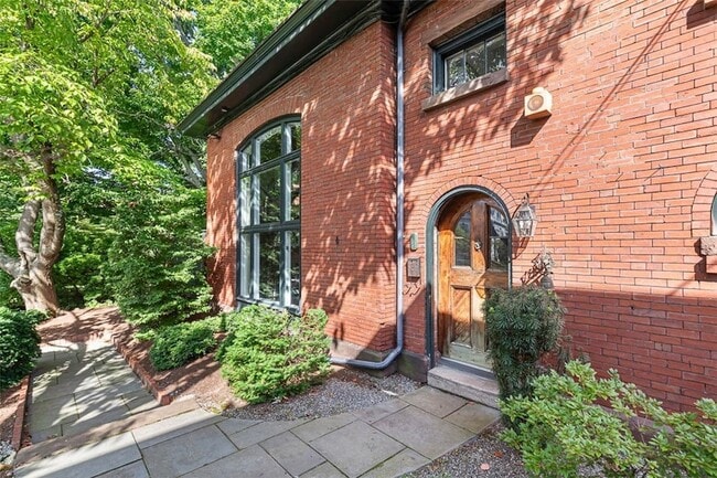 Photo - 193 Hope St