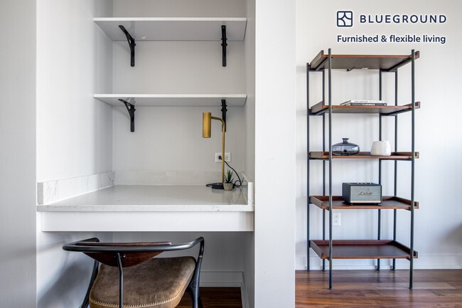 Photo - 676 N La Salle Dr Unit FL7-ID324