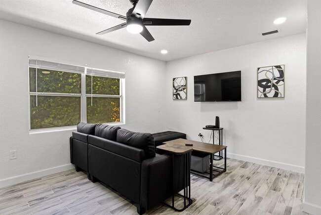 Photo - 1422 Dauphin Ln Unit ID1094223P