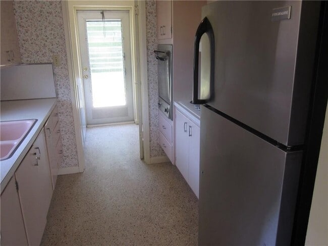 Photo - 2120 NE 56th St Unit "A"