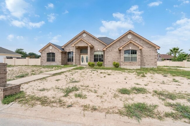 Building Photo - 302 Echo Valley Dr