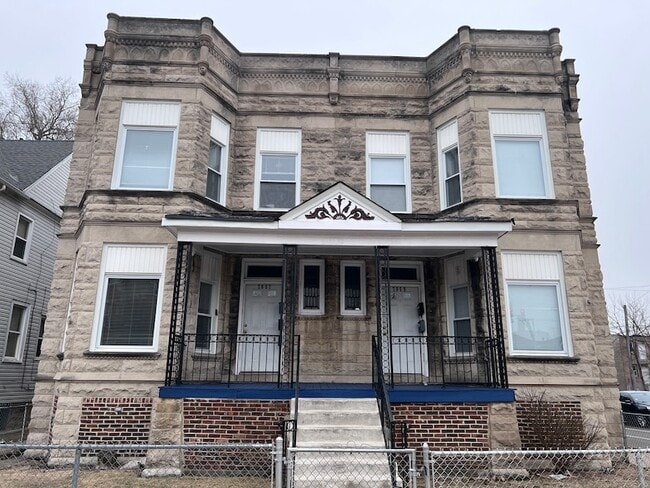 Building Photo - 7057 S Normal Blvd Unit 2