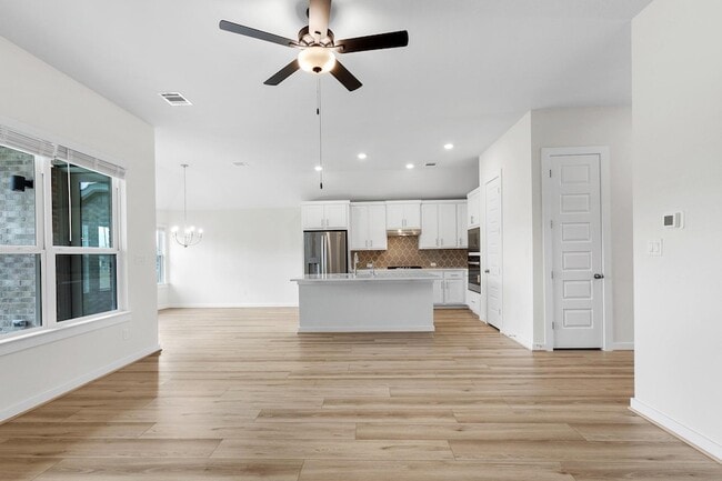 Photo - 116 Salado Crk Trl