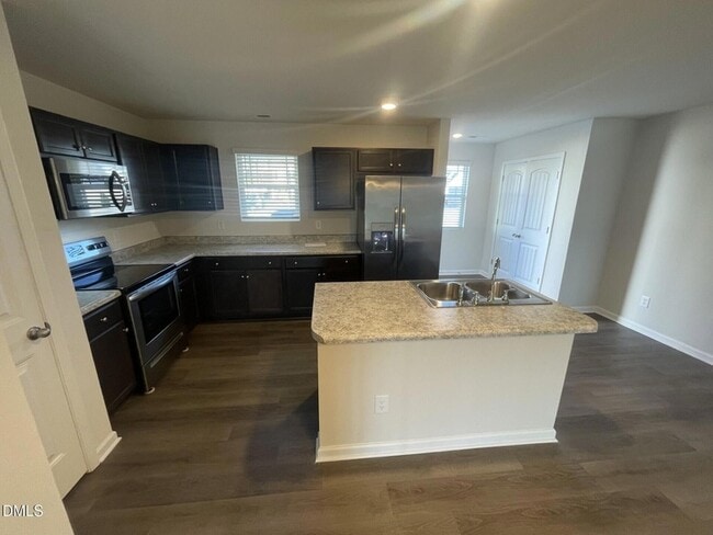 Photo - 1097 Peony Ln