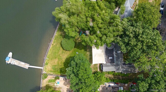 Photo - 658 Shore Acres Dr