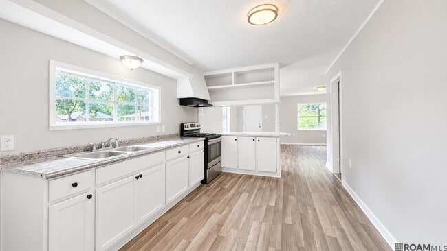 Photo - 4311 Stewart St
