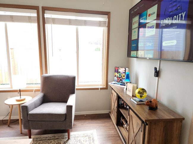 Building Photo - 15904 Admiralty Way Unit SI ID1051265P