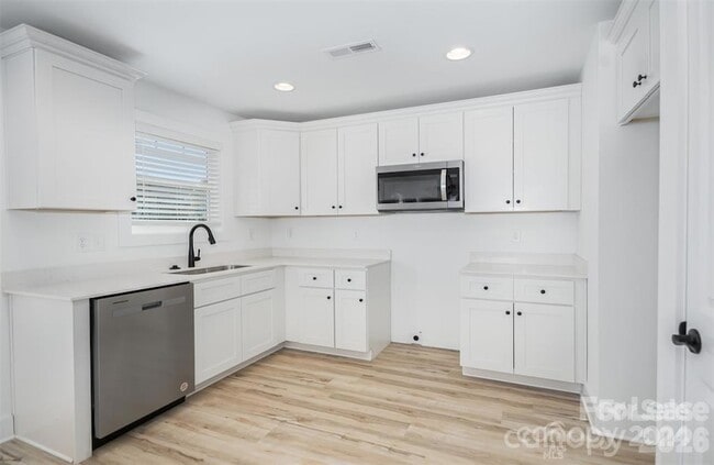 Photo - 259 Patterson Ave SE