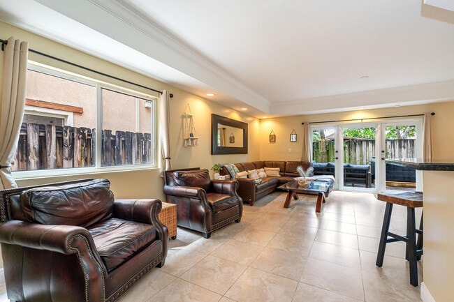 Building Photo - 1721 SW 23rd St Unit SI FL3-ID1475645P