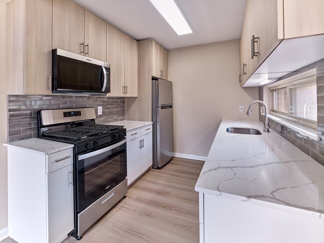 Building Photo - North Crossing