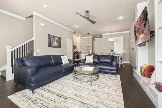 Building Photo - 402 SW 5th St Unit ID1221912P