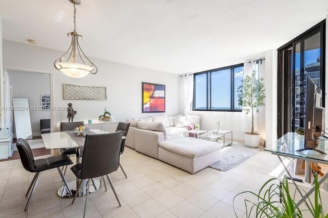 Photo - 540 Brickell Key Dr Unit 1619