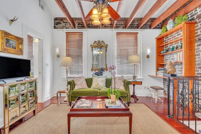 Photo - 9 W Gordon Ln Unit ID1244814P