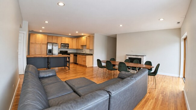Photo - 6005 N Kimball Ave Unit 2A