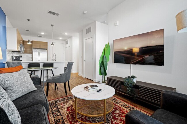 Photo - 2425 E Riverside Dr Unit ID1240407P