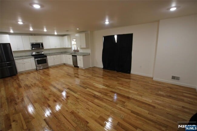 Photo - 100 Grove Terrace