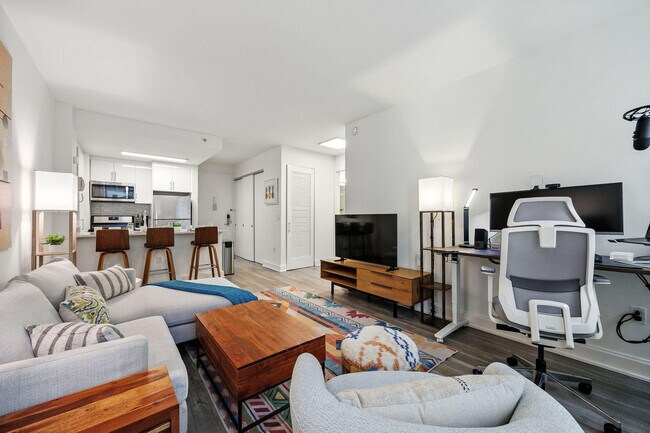 Photo - 10 Hanover Square Unit FL11-ID1285295P