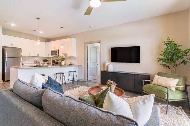 Building Photo - Hawthorne at St. Marks