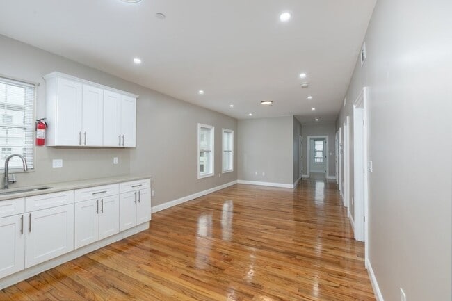 Photo - 2 Baird St Unit 2
