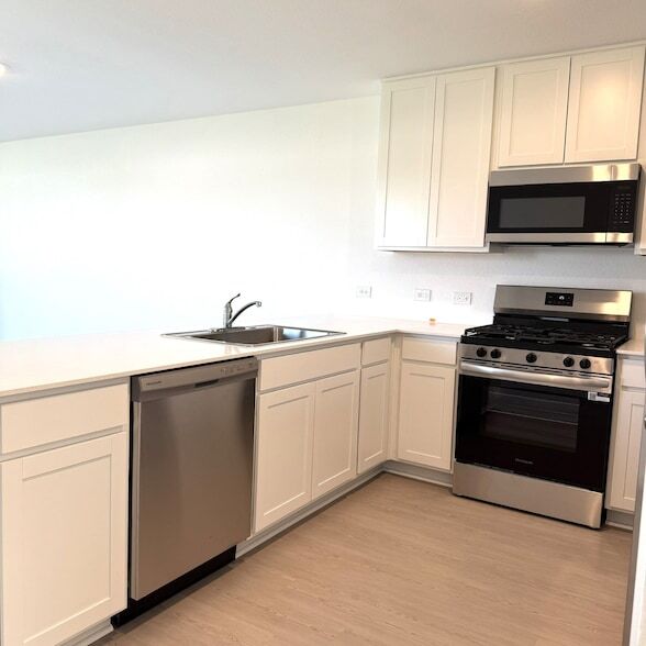 Photo - 26934 Dalmatian Bellflower Dr