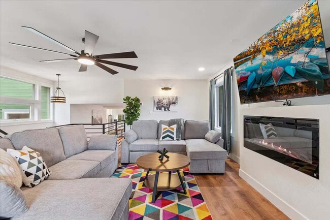 Building Photo - 6186 Sunshine Canyon Dr Unit SI ID1465703P