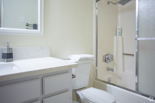 Studio-580 SF - Regency Manor