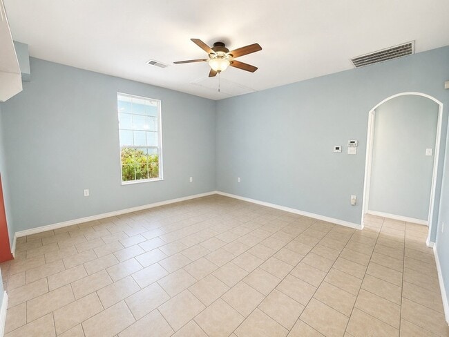 Photo - 5403 Ave Q 1/2