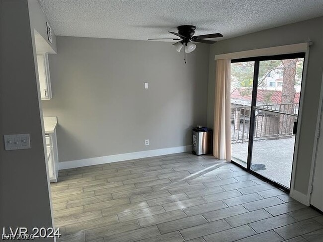 Photo - 1887 Apricot Ct