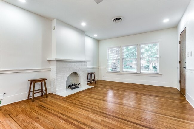 Photo - 4601 Pershing Ave