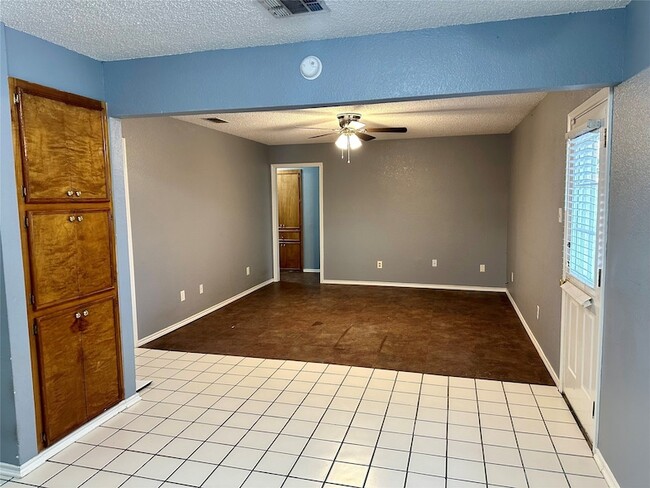 Photo - 2105 Melody Cir