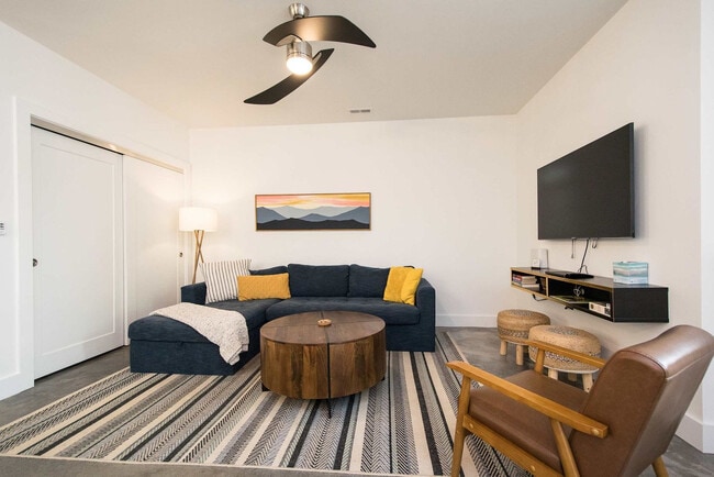 Photo - 1243 Pine Spring Dr Unit SI ID1597180P