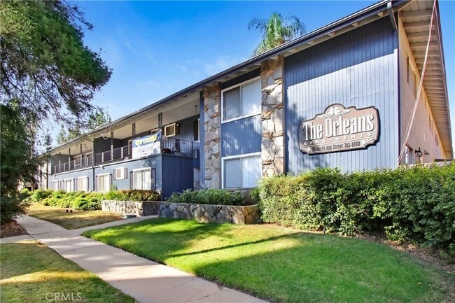 Building Photo - 30 N Ash St