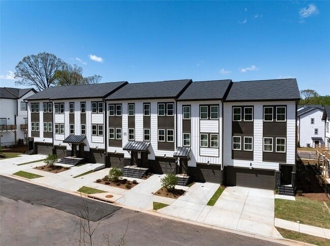 Building Photo - 3960 Redan Rd