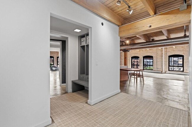 Photo - 404 N Washington Ave