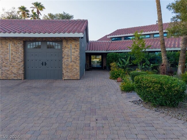Photo - 300 Lacy Ln