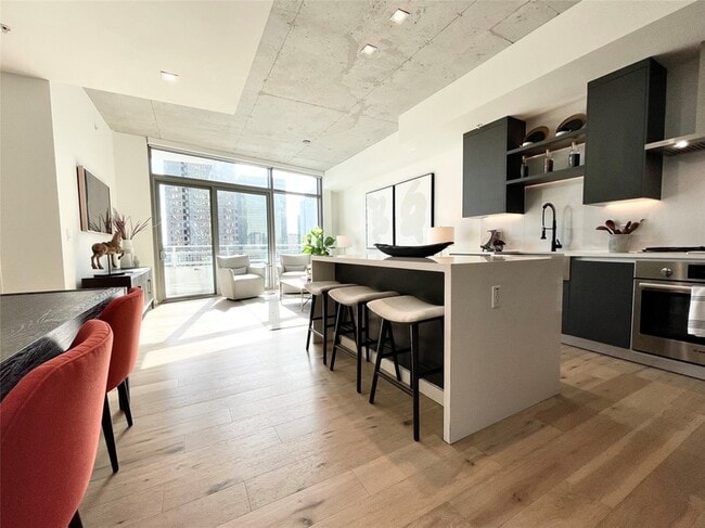 Building Photo - 1801 N Pearl St Unit 2204