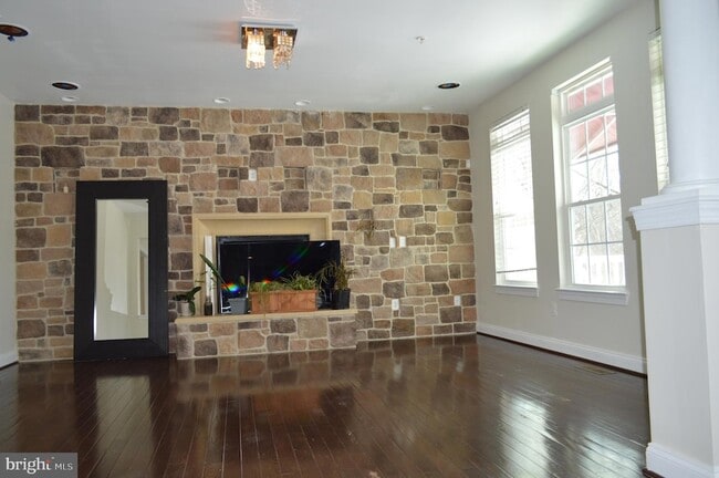 Photo - 4967 Windpower Way