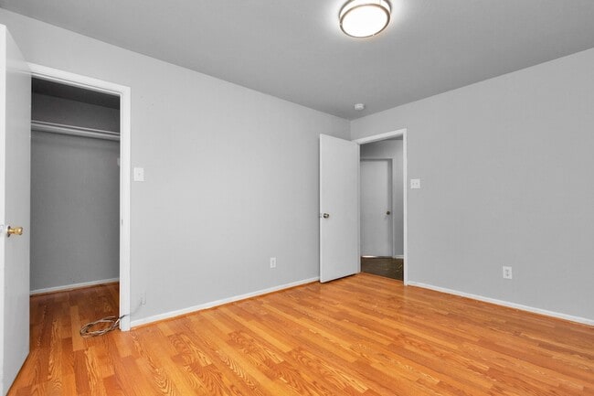 Photo - 8914 Dirby St