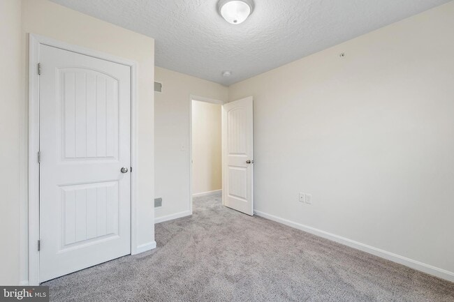 Photo - 338 Cadbury Dr