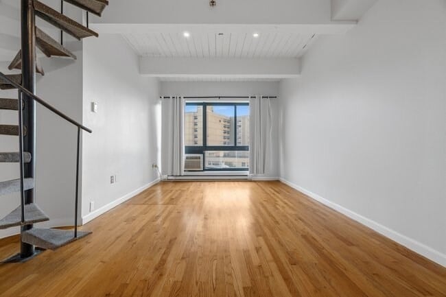 Photo - 12 Stoneholm St Unit 616