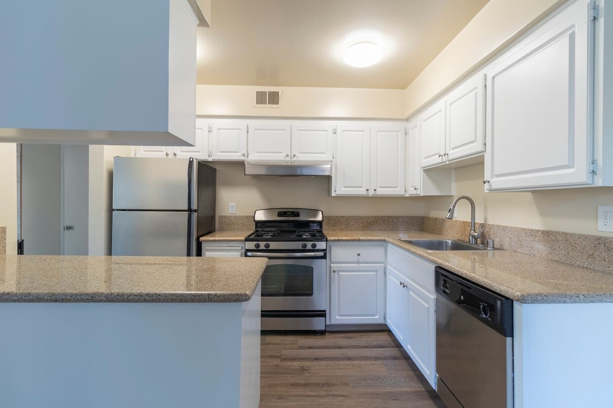 Floor Plan - 2B/1B Vaulted Ceiling