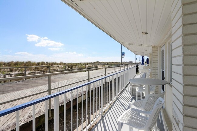 Photo - 111 S Dudley Ave